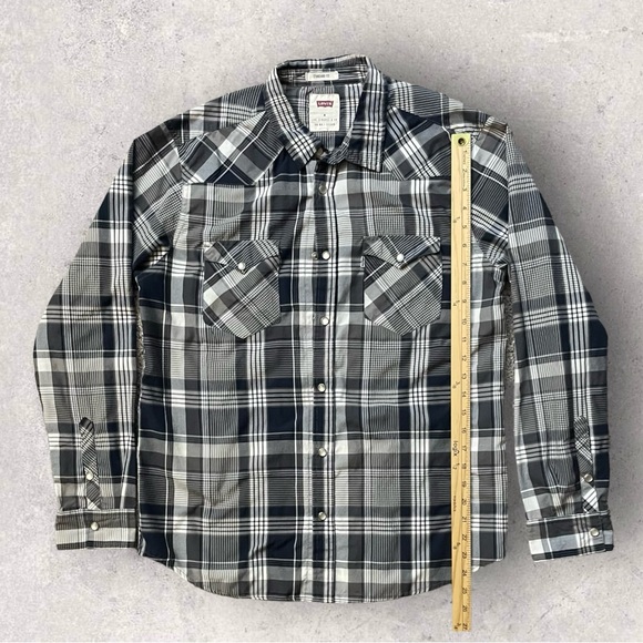 Levi’s Standard Fit Plaid Long Sleeve Shirt Size Medium Pearl Snaps Western - Picture 8 of 10